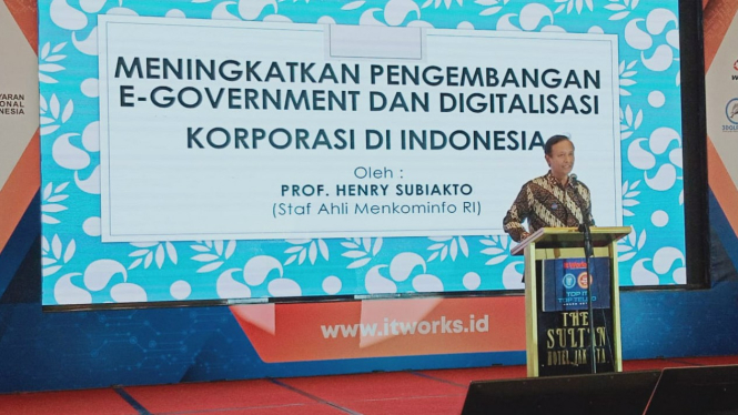E-government dan digitalisasi korporasi di Indonesia