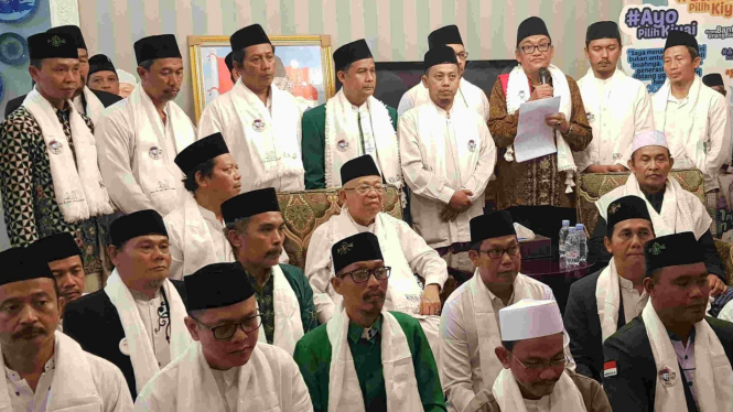 Ma'ruf Amin menerima perwakilan kiai dan ulama NU Kota Tangerang, Selasa, 11 Desember 2018.