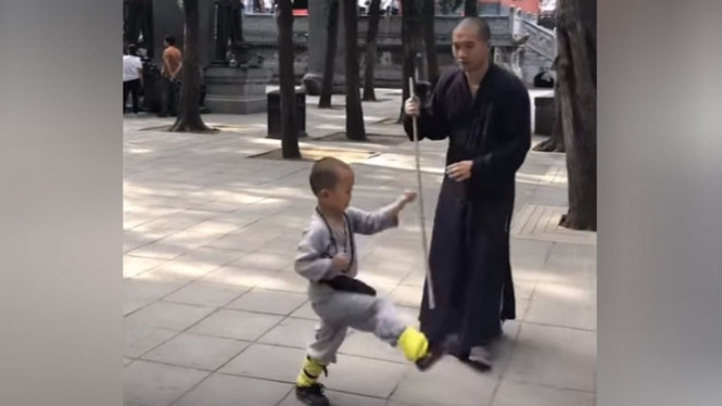 Master kungfu yang masih berusia 3 tahun.