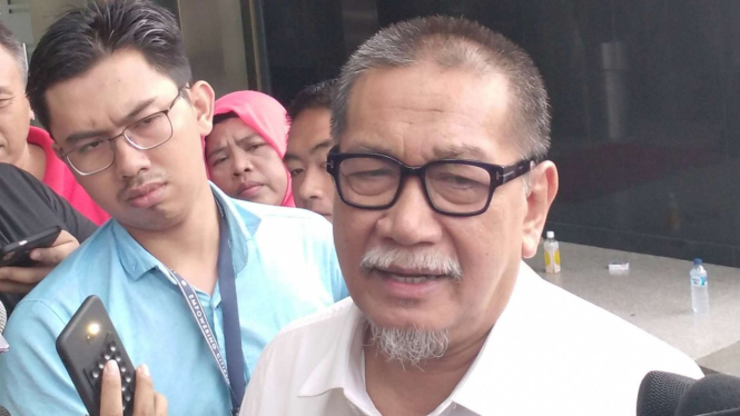 Mantan Wakil Gubernur Jabar, Deddy Mizwar saat dipanggil oleh KPK soal Meikarta.