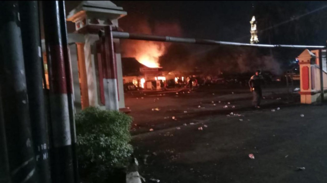 Pembakaran Polsek Ciracas, Jakarta Timur