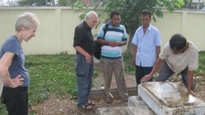 Renovasi makam seorang Yahudi di Aceh
