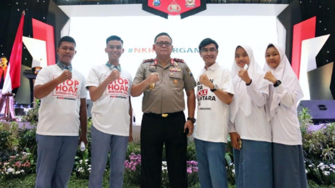 Kapolda Jatim bersama siswa se-Jatim di Markas Polda Jawa Timur
