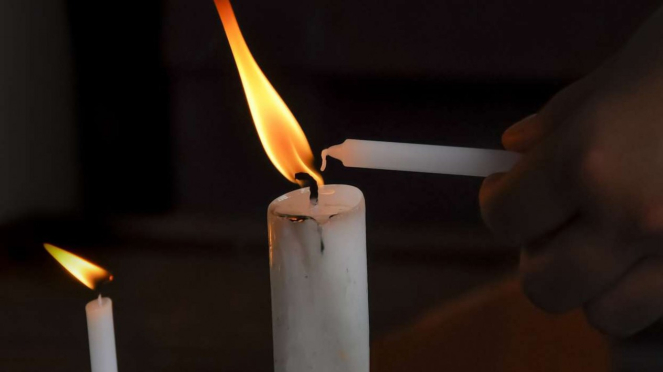 Ilustrasi lilin