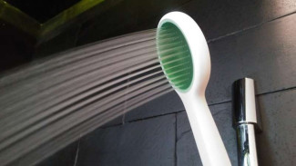 Segarnya Mandi Pakai Hand Shower Canggih
