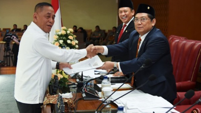 Ketua DPR RI Bambang Soesatyo bersama Wakil Ketua DPR RI Utut Adianto (kanan).