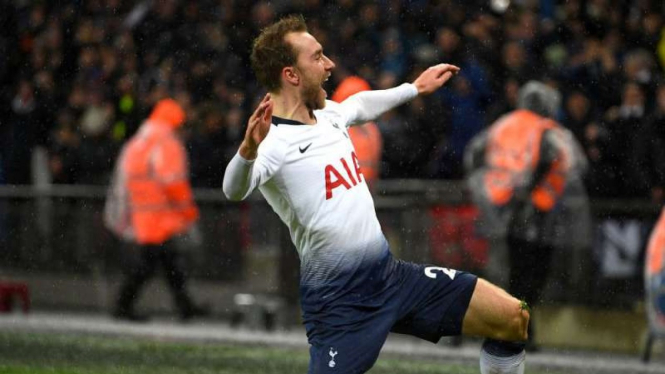 Pemain Tottenham Hotspur, Christian Eriksen, rayakan gol.