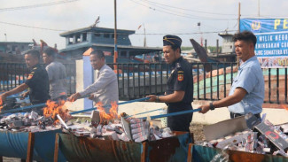 Bea Cukai Lakukan Penindakan Rokok dan Miras Ilegal di Berbagai Daerah