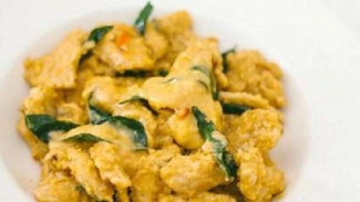 Doyan Makan Menu Saus Salted Egg, Waspada Bahayanya