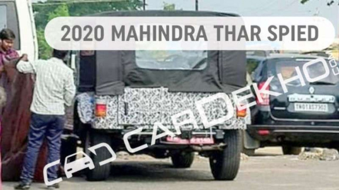 Mobil jip Mahindra Thar generasi baru.