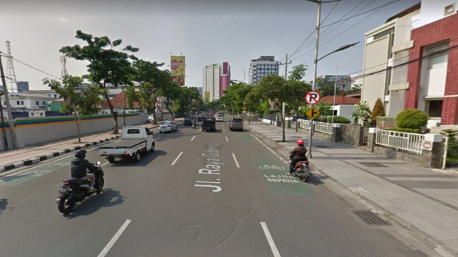Jalan Raya Gubeng Surabaya Jawa Timur sebelum ambles