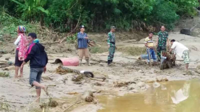 Sisa banjir bandang di sejumlah desa di Dairi, Sumut