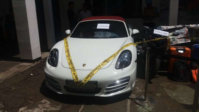 Mobil Porsche hasil penjualan narkoba disita polisi