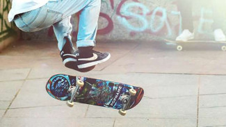 Video Remaja Main Skateboard Bikin Celaka Pengendara Motor