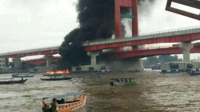 Kapal Jukung meledak di Sungai Musi, Kamis, 20 Desember 2018.