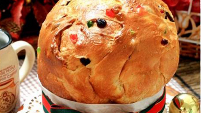 Panettone, roti Natal khas Italia.