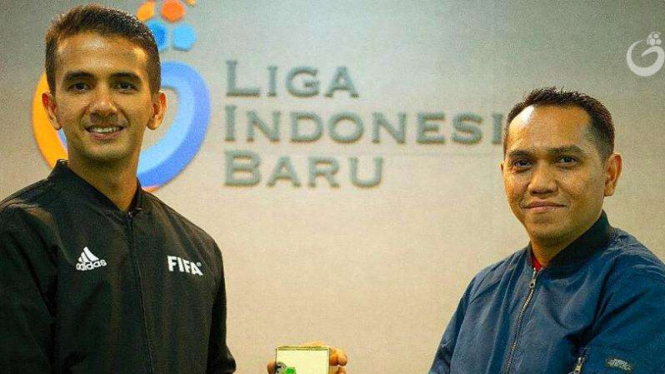 Wasit Thoriq Munir Alkatiri terpilih sebagai wasit terbaik Liga 1 2018