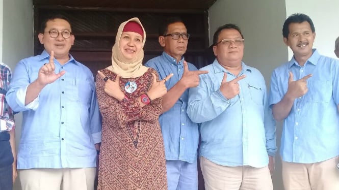 Wakil Ketua Umum Gerindra Fadli Zon (kiri) dan Habibah