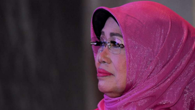 Sudjiatmi, ibunda Presiden Joko Widodo.