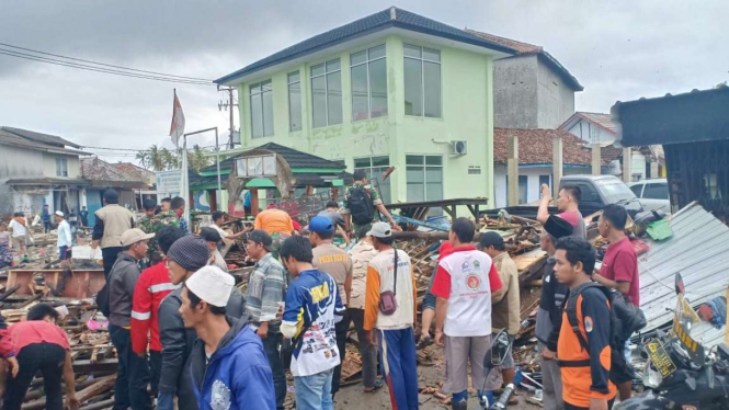 Dampak gempa di Kampung Basisir, Desa Sumberjaya, Banten