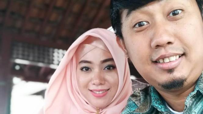 Ade JIGO dan istri