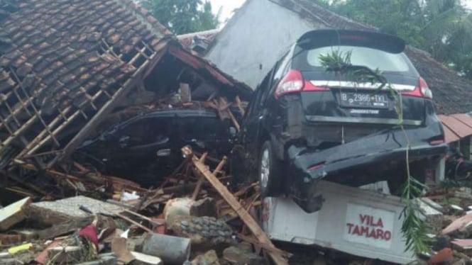 Kerusakan akibat tsunami di Ayer, Pandeglang, Banten, Minggu, 23 Desember 2018.