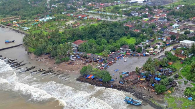 Potensi Tsunami Selat Sunda Bmkg Imbau Warga Jauhi Pantai