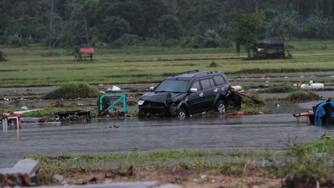 Hotel Di Banten Tetap Tahun Baruan Meski Tsunami Masih Mengancam