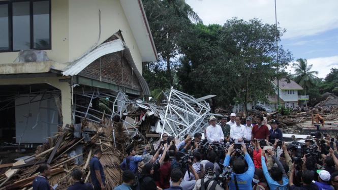 Jokowi Tinjau Lokasi Tsunami Selat Sunda. 