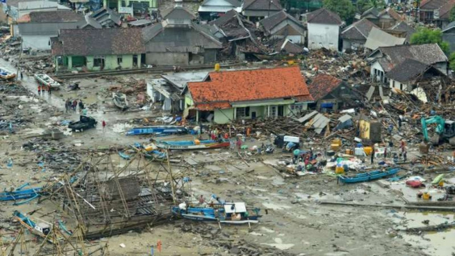 Pandeglang terhantam Tsunami Selat Sunda.