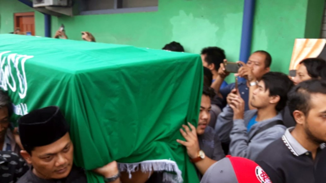 Jenazah Bani Seventeen dikebumikan di Yogyakarta
