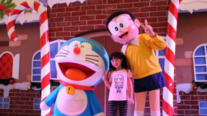 Merayakan Natal bersama Doraemon dan Nobita di Pluit Village.