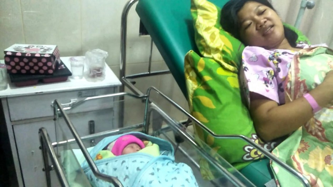 Selvi, pengungsi tsunami di Lampung melahirkan