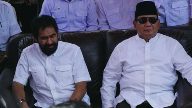 Prabowo bersama Muzakkir Manaf saat mengikuti peringatan 14 tahun bencana tsunami Aceh.