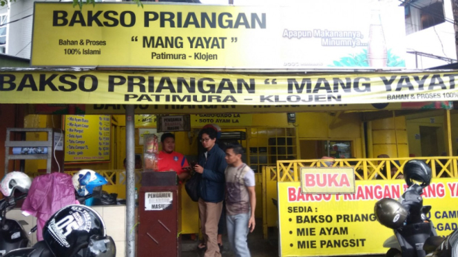 Warung Bakso Priangan Mang Yayat di Malang, Jawa Timur.