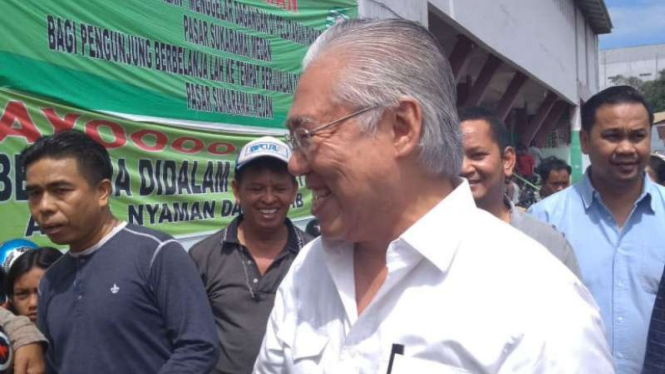Menteri Perdagangan, Enggartiasto Lukita saat sidak ke Pasar Suka Ramai