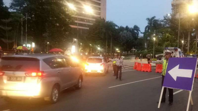 Pengalihan arus di Dukuh Atas terkait malam tahun baru di Sudirman-Thamrin