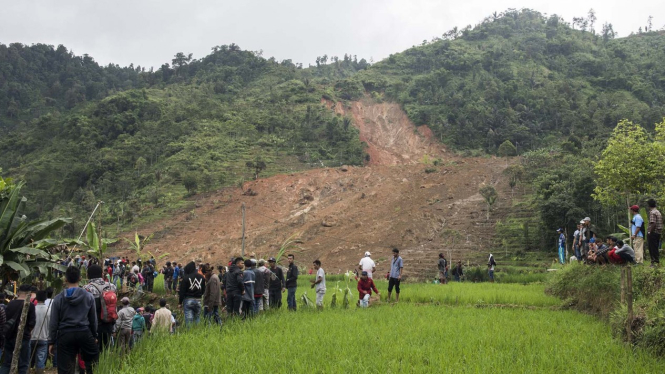 Longsor Kampung Adat Sukabumi