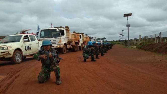 Pasukan TNI Kompi Zeni Kontingen Garuda saat bertugas di Republik Demokratik Kongo.