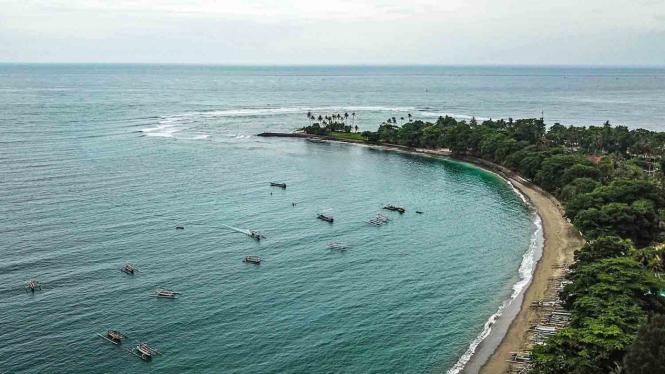 Foto udara kawasan wisata pantai Senggigi di Kecamatan Batulayar, Lombok Barat, NTB
