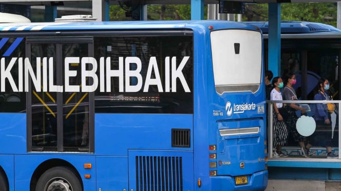 Ilustrasi penumpang bus Transjakarta