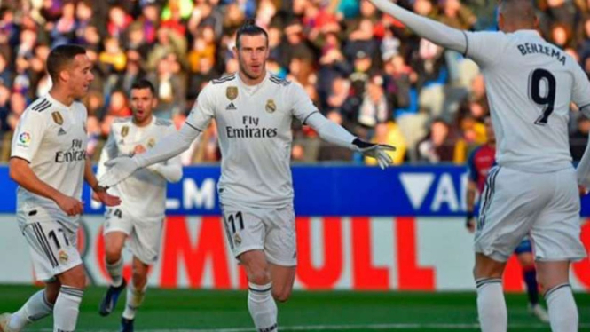 Winger Real Madrid, Gareth Bale (tengah)