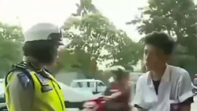 Bocah ditilang polisi