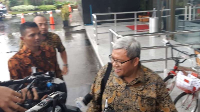 Mantan Gubernur Jawa Barat Ahmad Heryawan di Gedung KPK