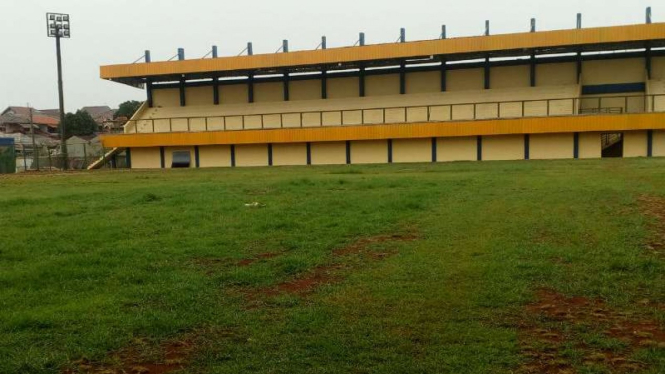 Stadion Mahakam Depok diperbaiki setelah mangkrak tetap tak standar