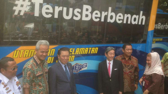 Peluncuran 72 bus Trans Semarang berbahan bakar gas.