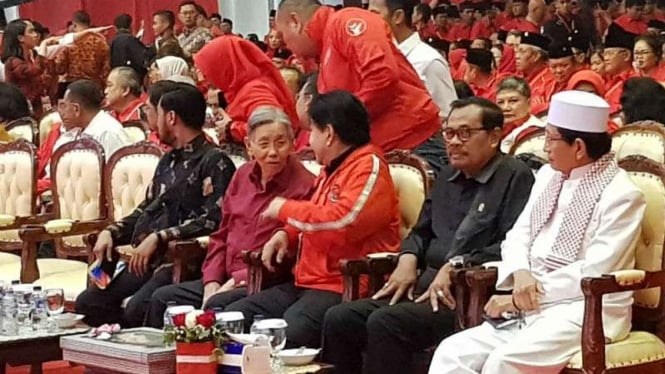 Mantan Menteri Koordinator Ekonomi, Kwik Kian Gie hadir di acara HUT ke 46 PDI.