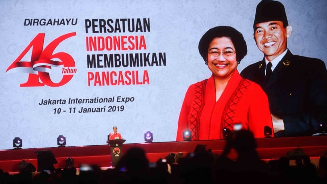 Presiden Joko Widodo memberikan pidato dalam peringatan HUT PDI Perjuangan ke-46 di JIExpo Kemayoran, Jakarta, Kamis, 10 Januari 2019.