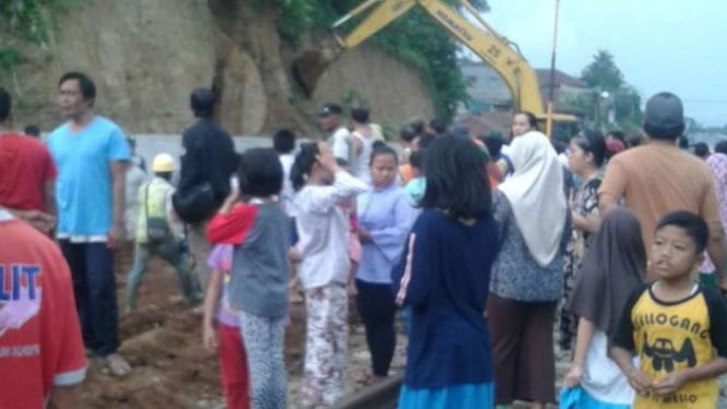 Anak di Sukabumi tertimpa longsor proyek double track