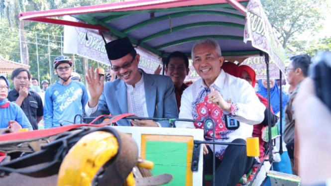 Walikota Palembang, Harnojoyo (kiri) bersama Sekretaris Daerah, Harobin Mustofa.